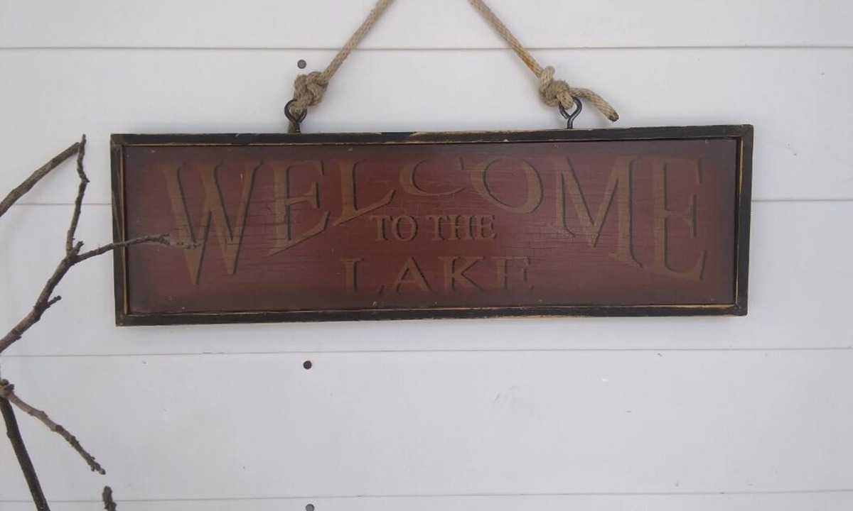Horseshoe Lake Cabin | Relaxing Cabin 30 mins from Downtown Memphis with King Bed at Horseshoe Lake