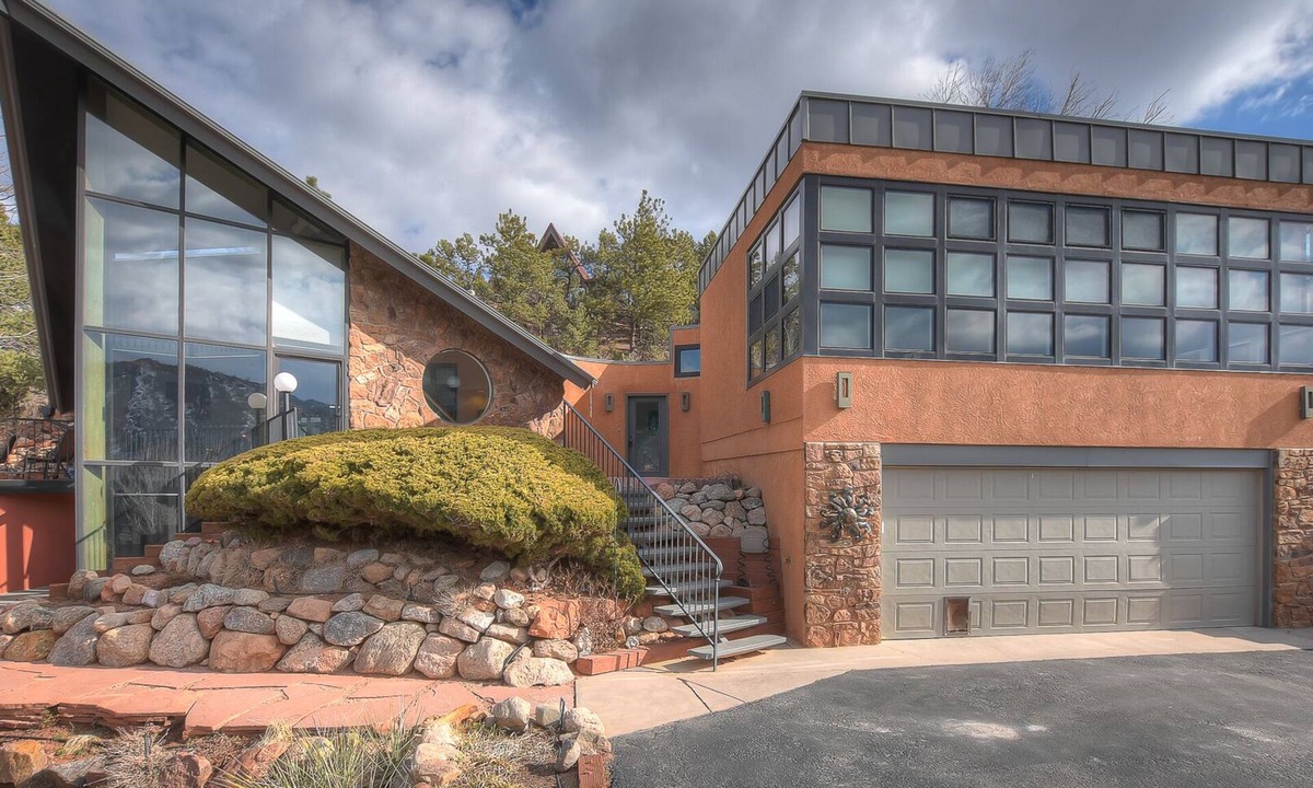 Manitou Springs Historic District House | Relaxing Colorado Mountain Vacation Home