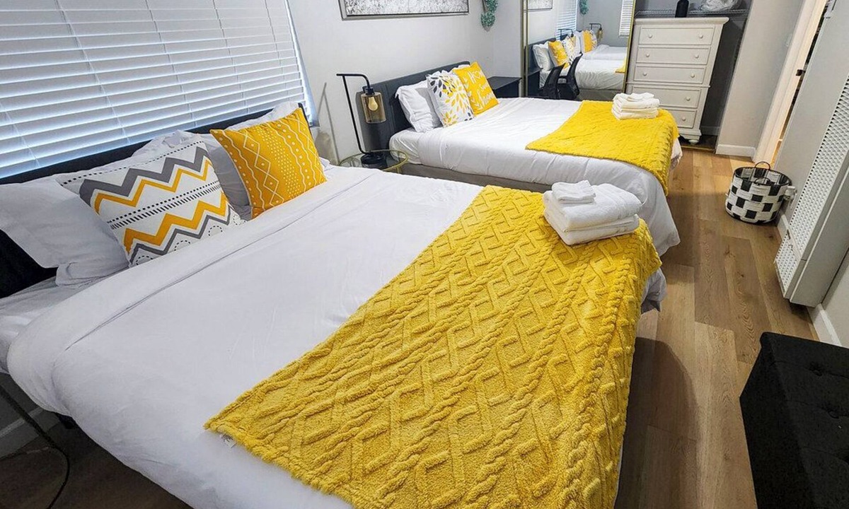 Upland Apartment | Relaxing Cozy Back House Studio with Backyard