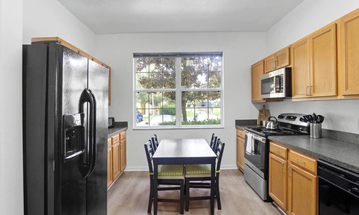 Crestwynd Bay House | Relaxing Disney 4BR Retreat w/Pool (37 characters)