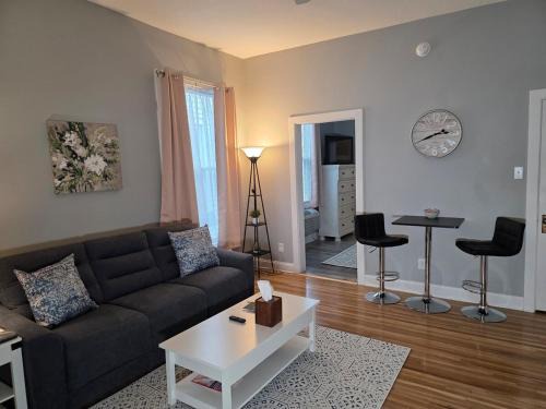 Downtown Apartment | Relaxing Downtown 1 Bed, Dog Friendly Apartment with Deck, Dog Exercise Area
