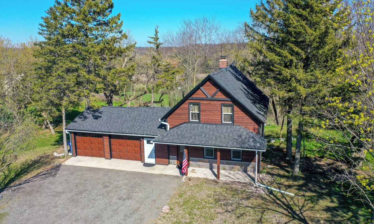 Kewaunee House | Relaxing Farmhouse Near River: Boat, Fish, Kayak!