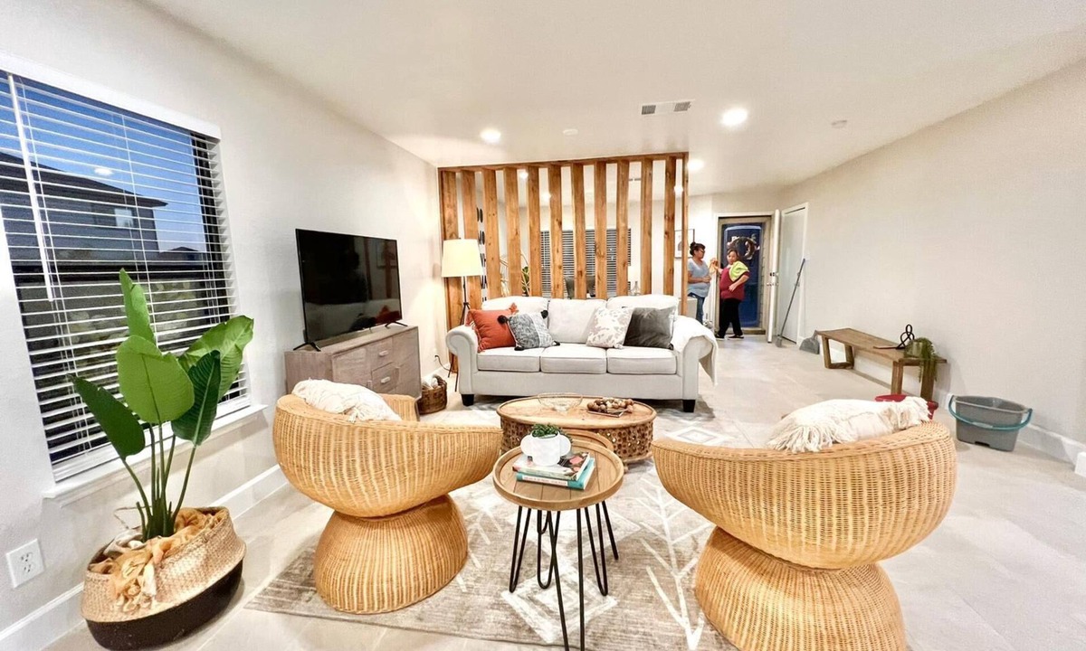 Converse House | Relaxing Feng Shui Family Retreat 12 Miles from San Antonio Airport
