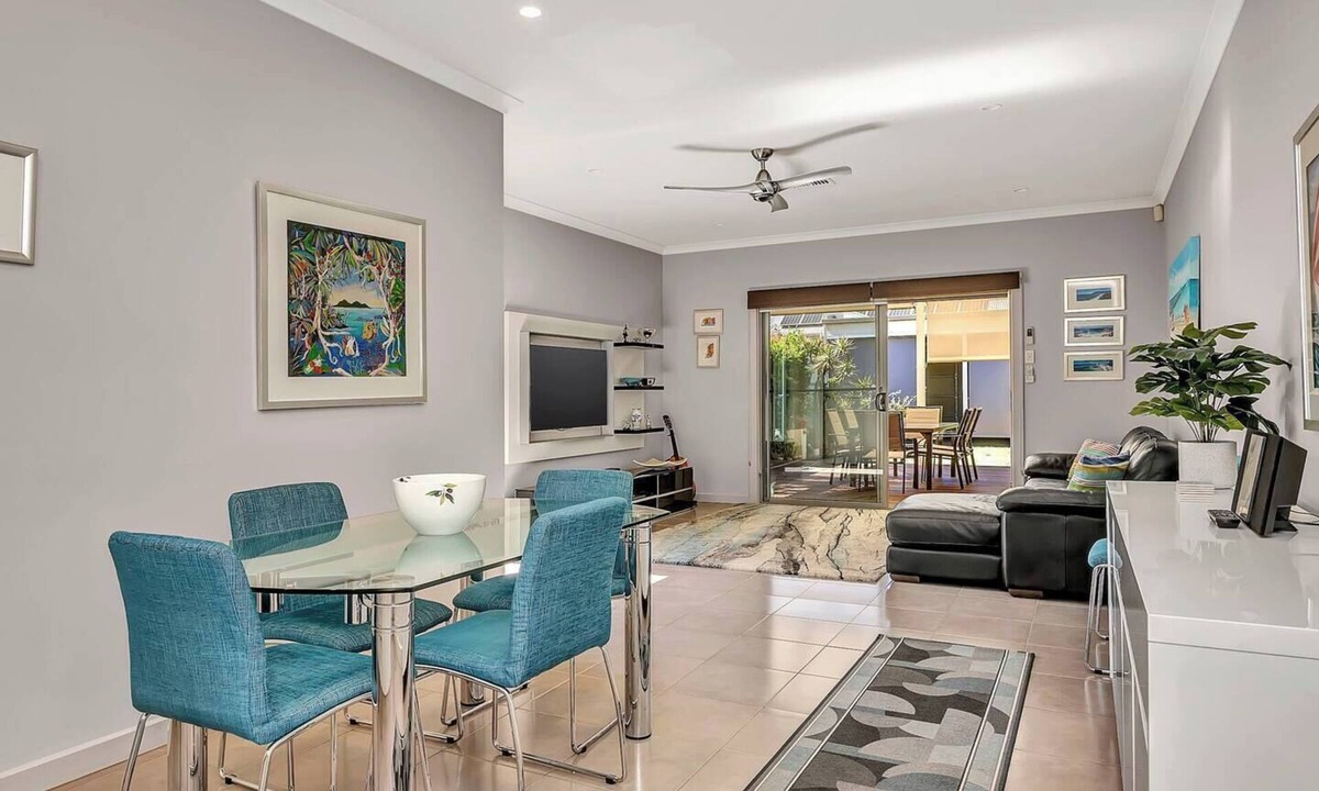 Grange House | Relaxing Getaway Steps from Grange Beach