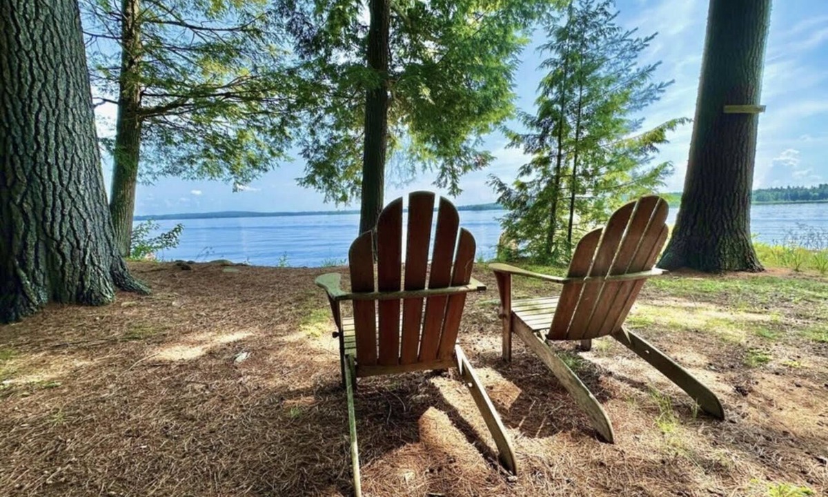 Belgrade Cabin | Relaxing Great Pond Getaway!