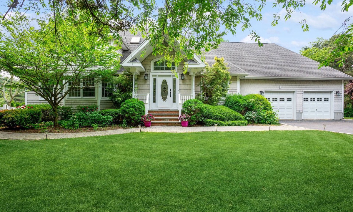 Remsenburg House | Relaxing Hamptons Oasis