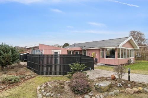 Frølunde Fed House | Relaxing Holiday Home Close To The Sea