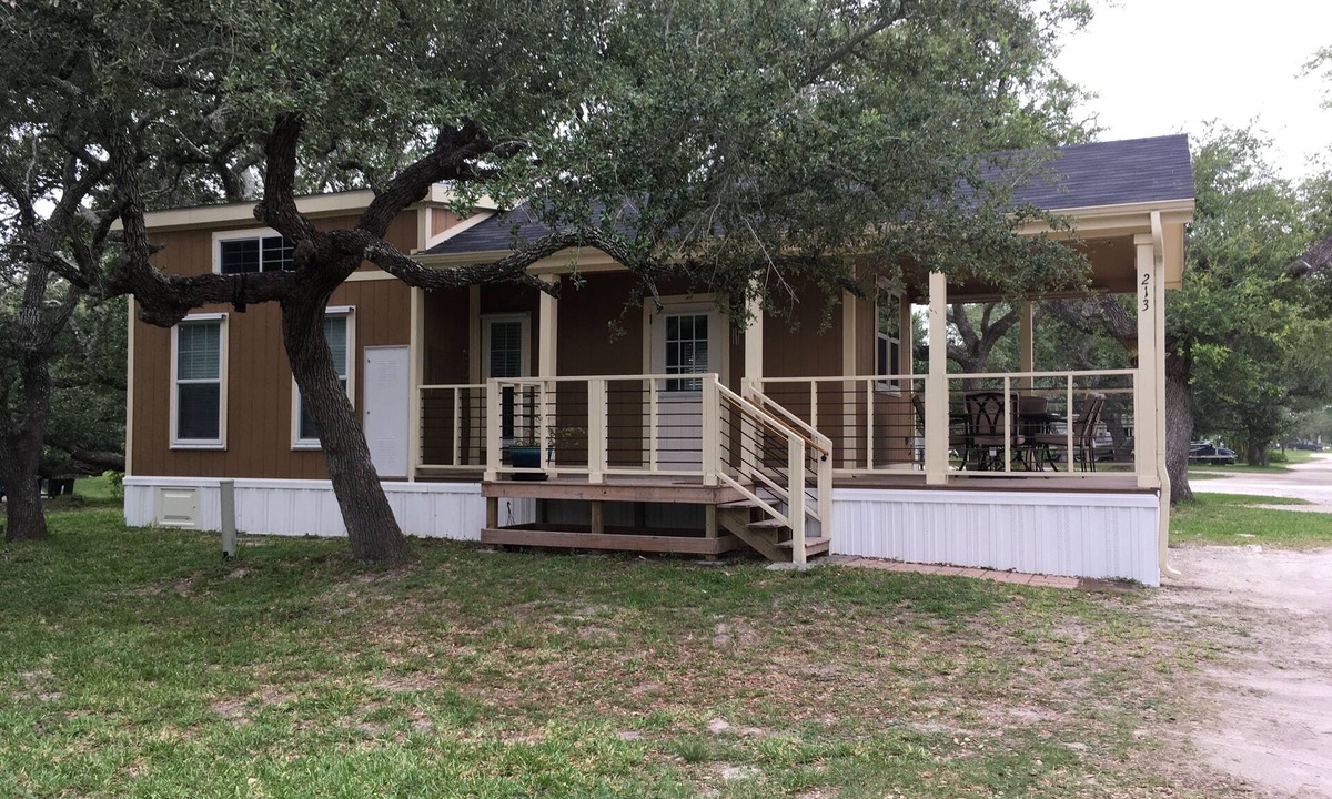 Rockport Cottage | Relaxing L'il Cozy Cottage