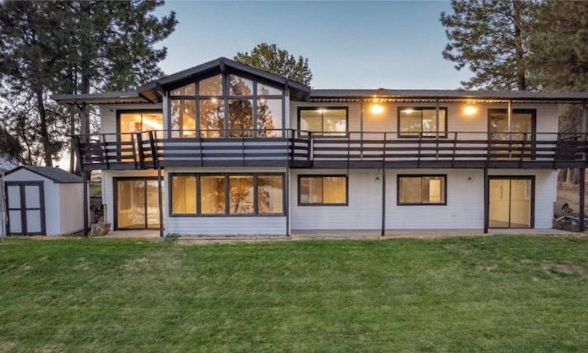 Medical Lake House | Relaxing Lake House