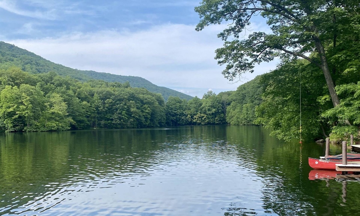 Cold Spring House | Relaxing Lake Retreat in Cold Spring