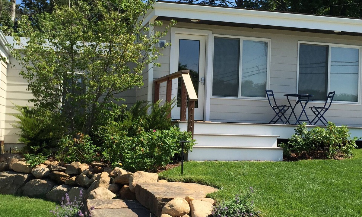 Montauk House | Relaxing Lake Retreat