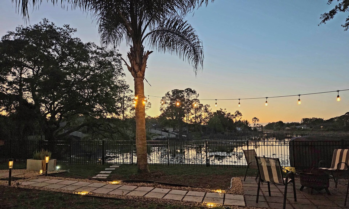 Deltona Lakes House | Relaxing Lakeside retreat BBQ, RELAX, FISH AND REPEAT