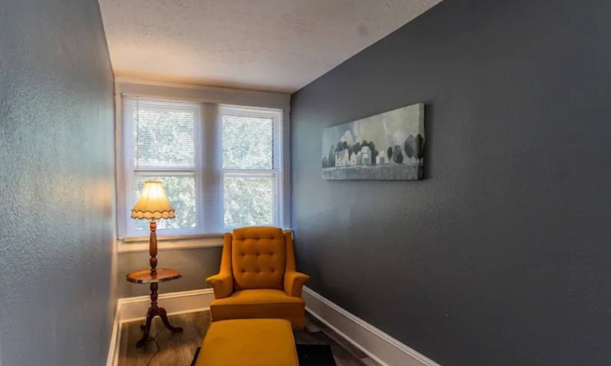 Urban Core Apartment | Relaxing Loft Apartment at Liberty Park