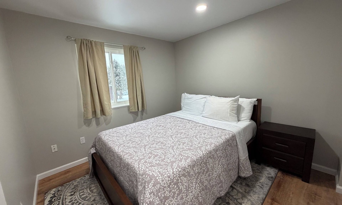 Lawnton Apartment | Relaxing Modern 3BR Condo