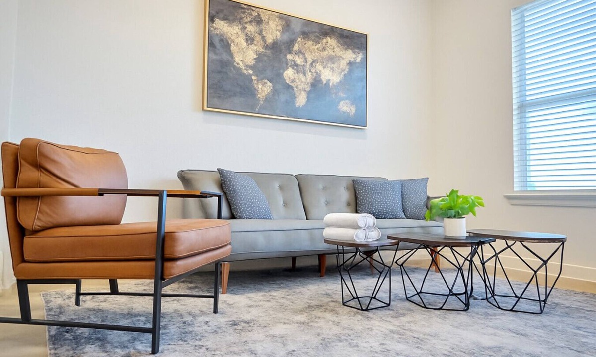 Sherman Apartment | Relaxing Modern Stay - WorkerFriendly w/Pool+Gym