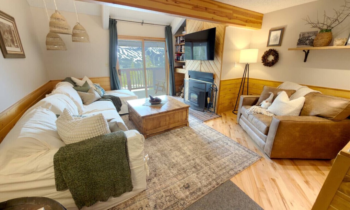 Baldy Mountain Condo | Relaxing Mountain Escape for Long-Term Living