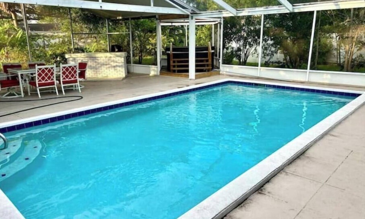 Bay Crest Park House | Relaxing Pool Home/6PPL/Spa