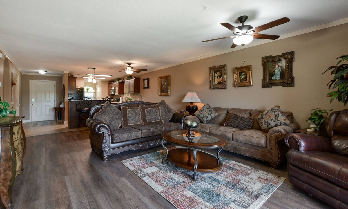 Branson Condo | Relaxing & Quiet - Indoor Pool -Only 1 Mile to the Branson Strip