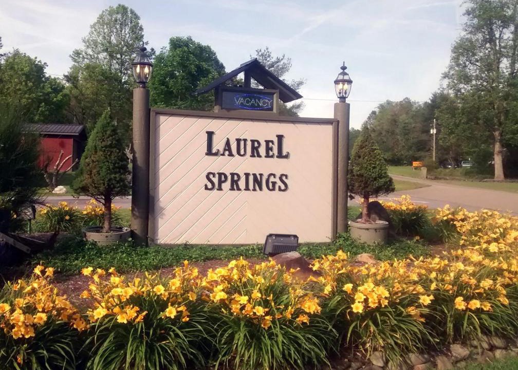 Cosby Apartment | Relaxing Resort Condos at the Foothills of the Smoky Mountains