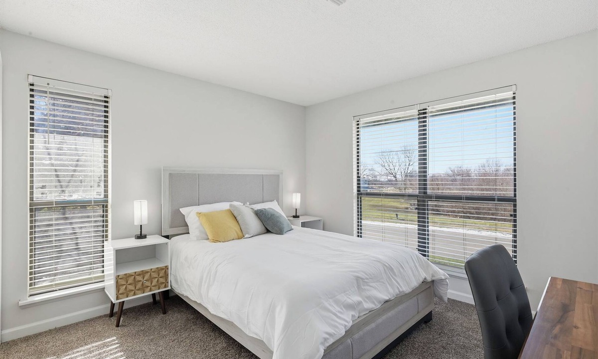 Hurstbourne Acres Apartment | Relaxing Retreat with Modern Touches