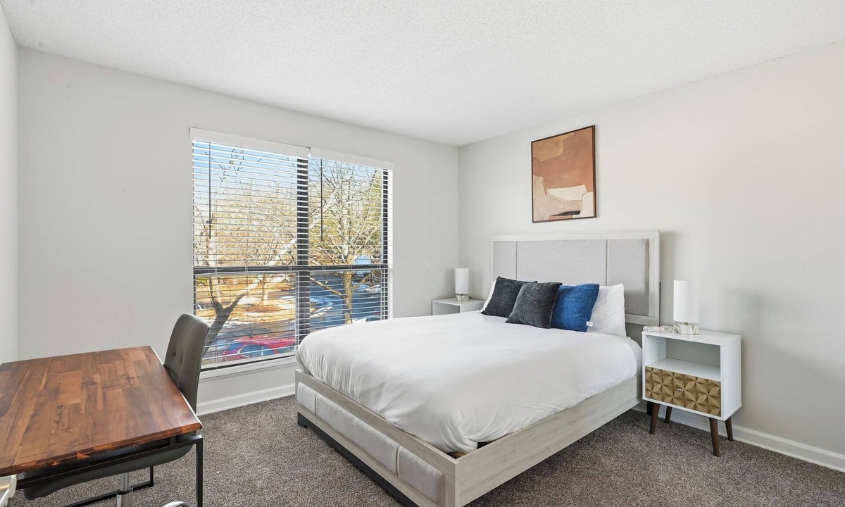 Hurstbourne Acres Apartment | Relaxing Retreat with Modern Touches