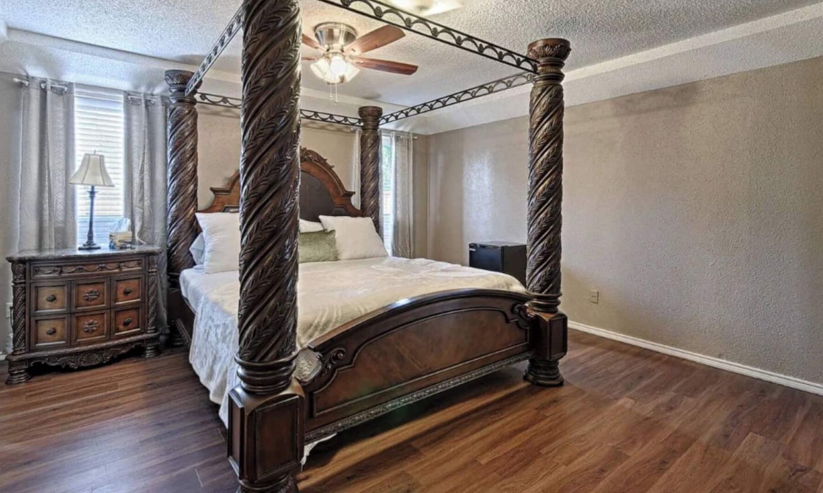 Richardson House | Relaxing Richardson Getaway – 5 Bedrooms with A/C