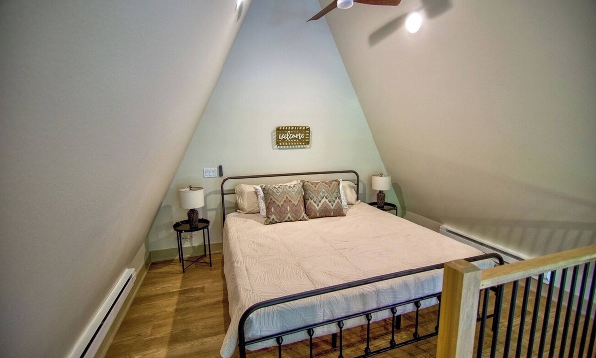 Berwick Cabin | Relaxing River Escape | Pet-Friendly Cozy Cabins | Near Yellow Banks Park