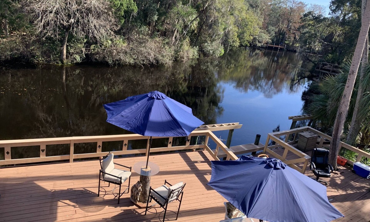 Crystal River House | Relaxing Riverfront Retreat