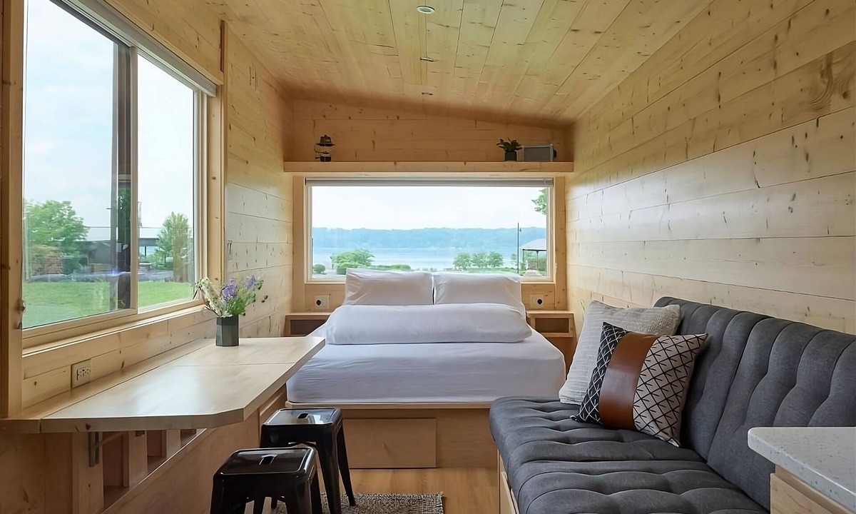 Kingston Cabin | Relaxing Stay, Convenient Location! Pets Allowed, Free Parking, Free Breakfast