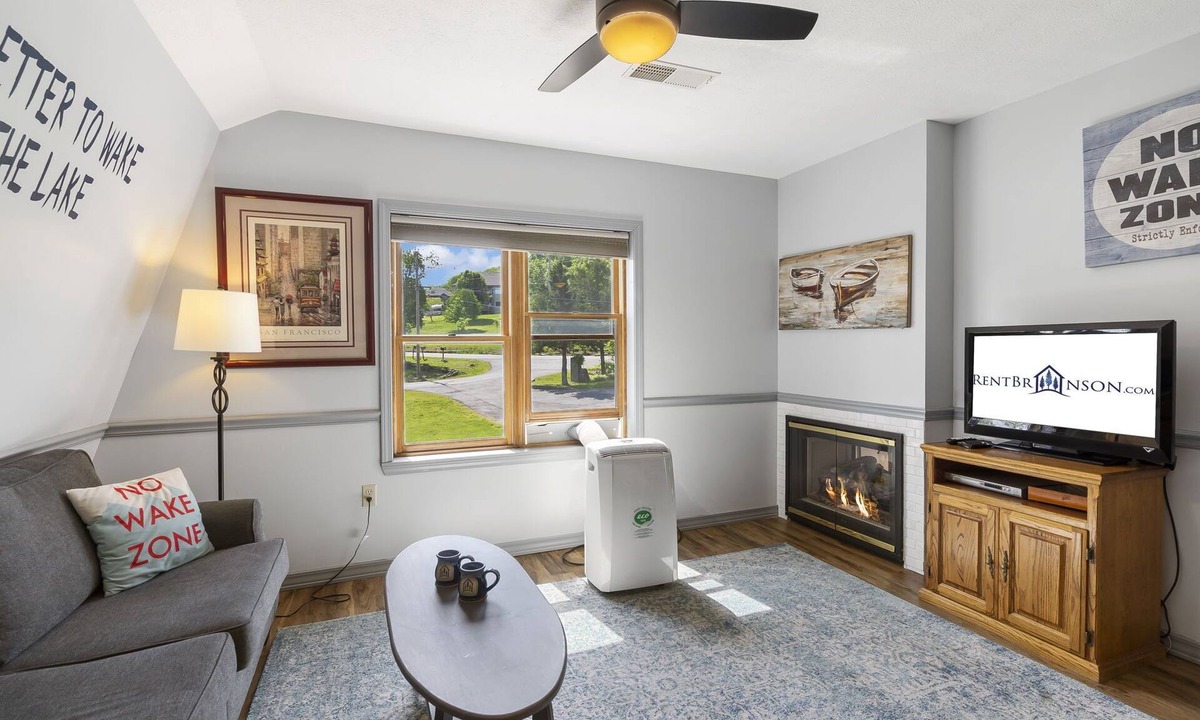 Big Cedars Apartment | Relaxing Suite Steps to Table Rock, Near Big Cedar, Community Hot Tub & Free Daily Tickets