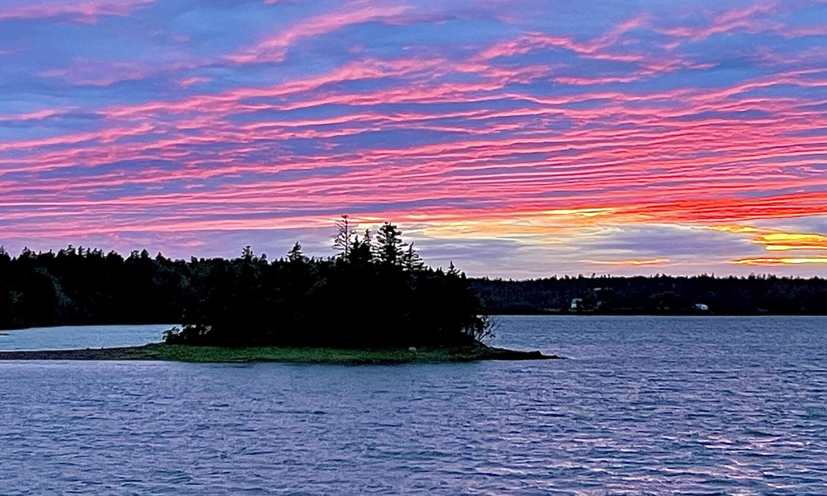 Eastport House | Relaxing Sunset Getaway!