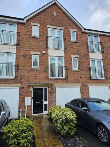 Mickleover Apartment | Relaxing Townhouse