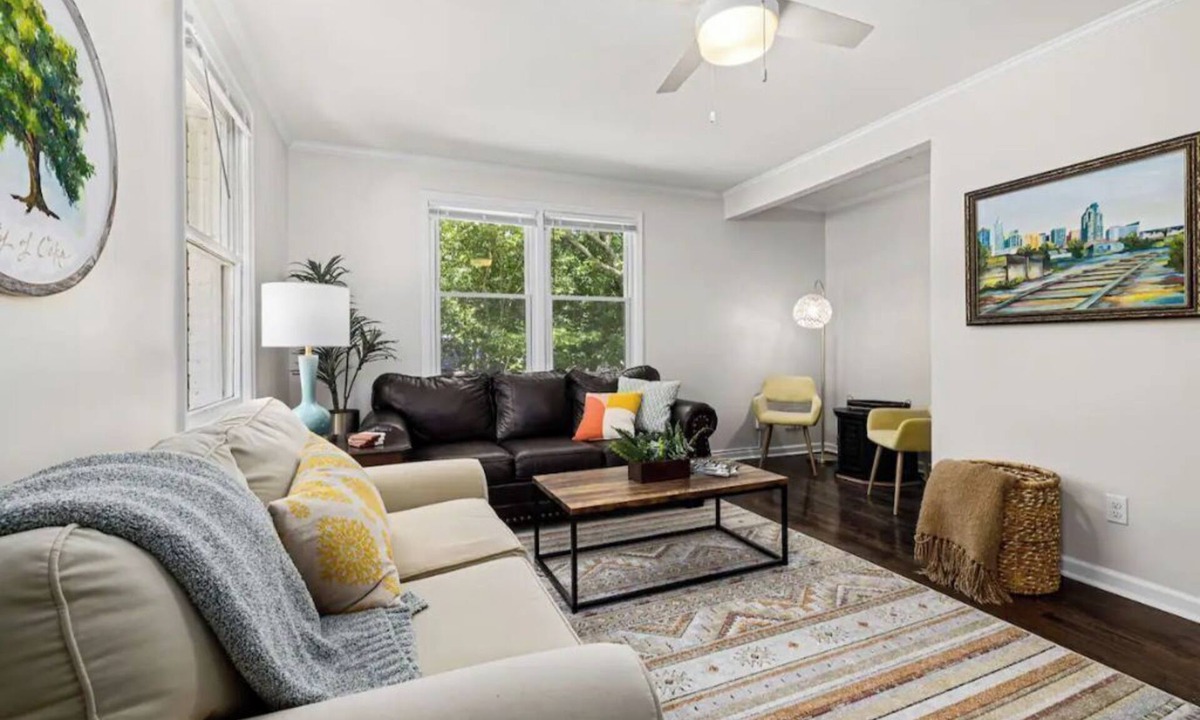 Southeast Raleigh House | Relaxing Urban Retreat