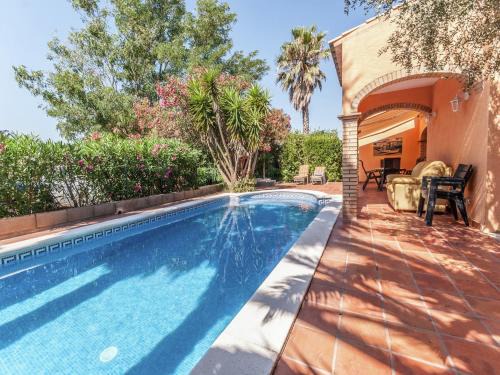 Sant Pere Pescador House | Relaxing Villa Steps from Beach