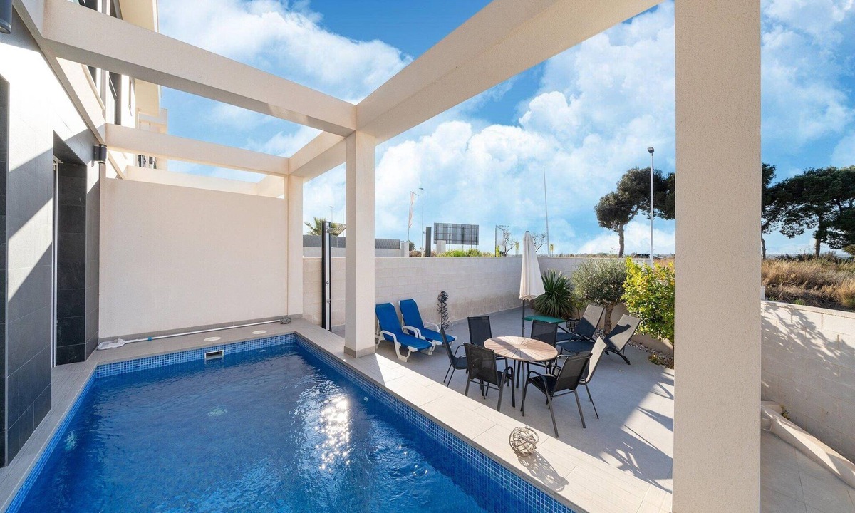 Puerto Marino Villa | Relaxing Villa Near Carabassi