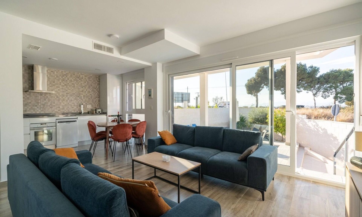 Puerto Marino Villa | Relaxing Villa Near Carabassi