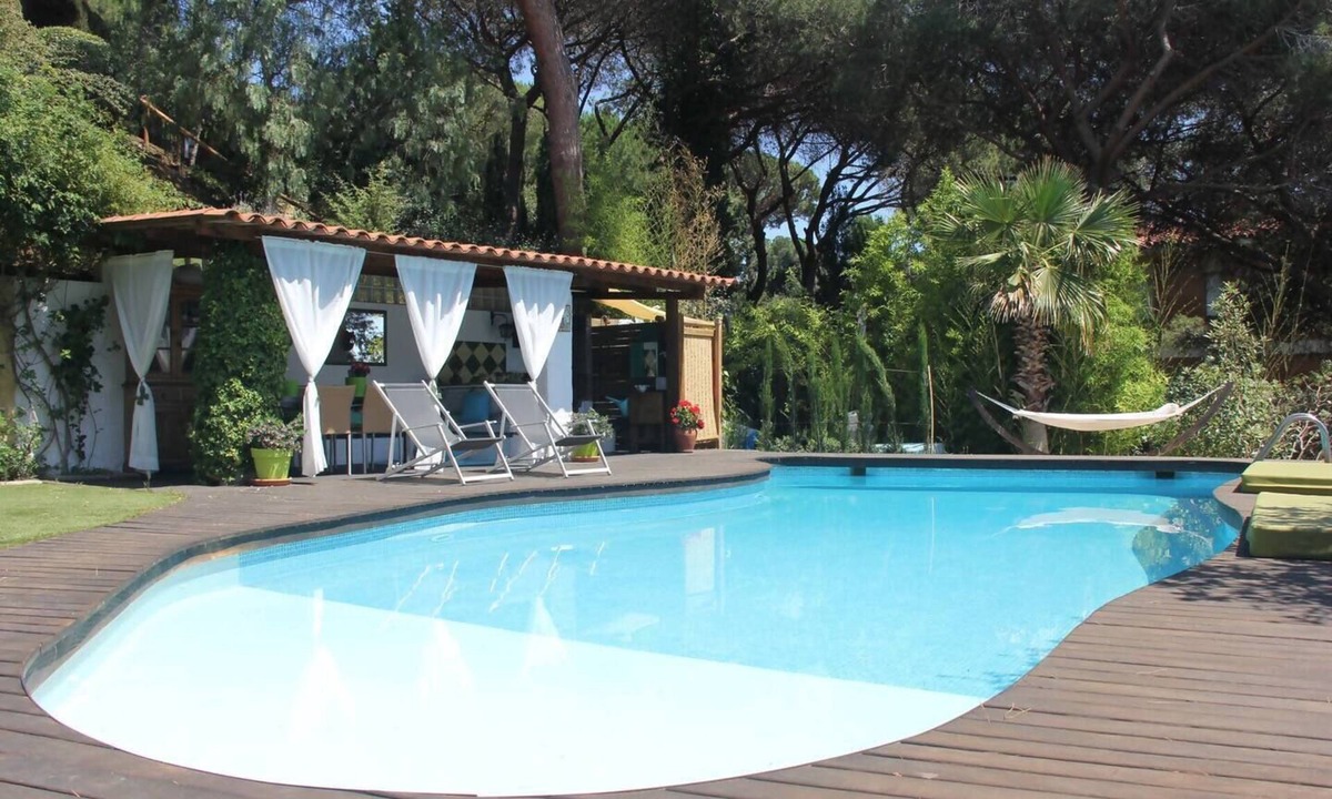 Cabrera de Mar Apartment | Relaxing villa with mountain and sea views