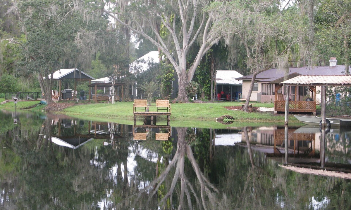 Lutz House | Relaxing waterfront haven. Near Moffitt Cancer Center