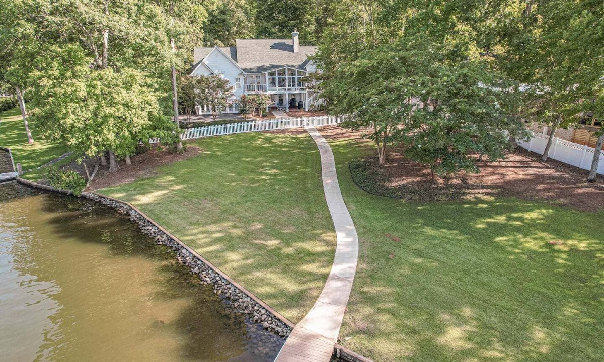 Eatonton House | Relaxing Waterfront w/Dock, Easy Drive, On the Lake