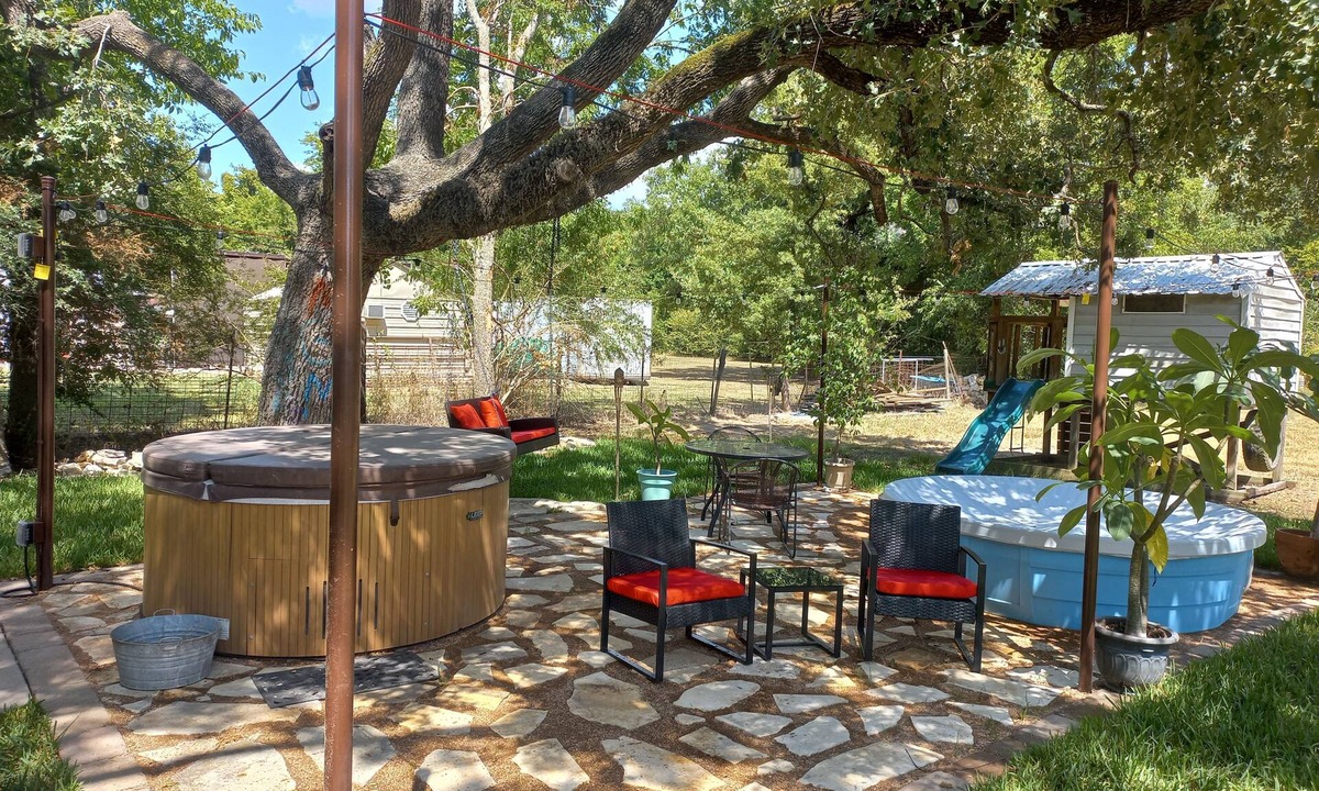Bryan House | RELLIS area Farm Living 10 Minutes From Downtown Bryan, 15 min Kyle Field