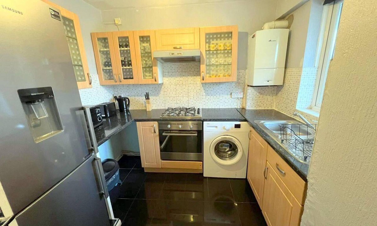 Bellingham Apartment | Remarkable 2-bed Apartment in London