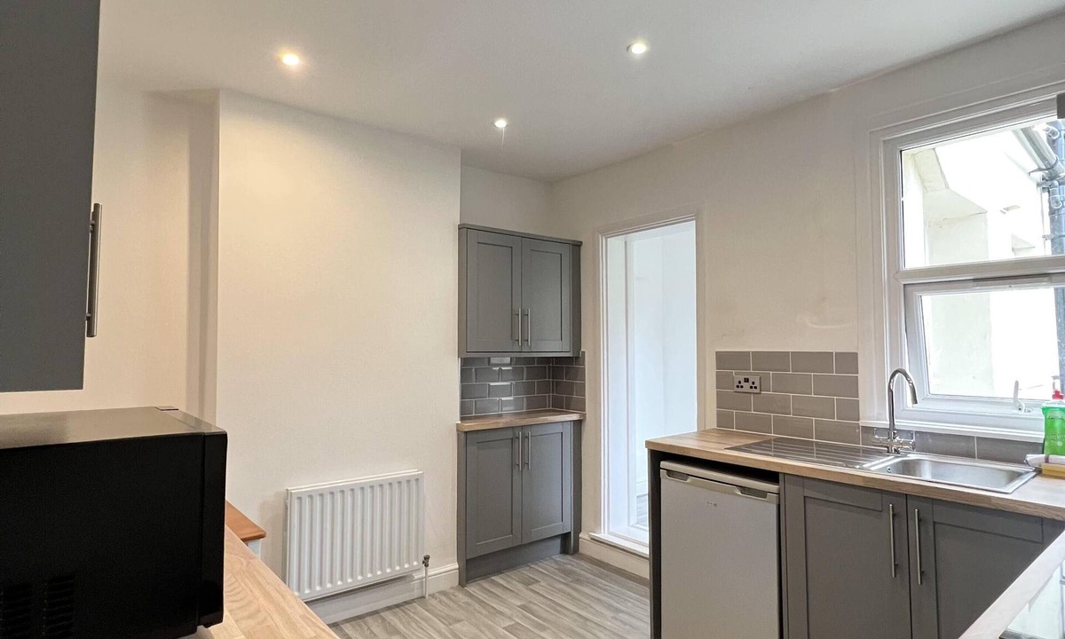 Eccles House | Remarkable 2-bed House in Rochester