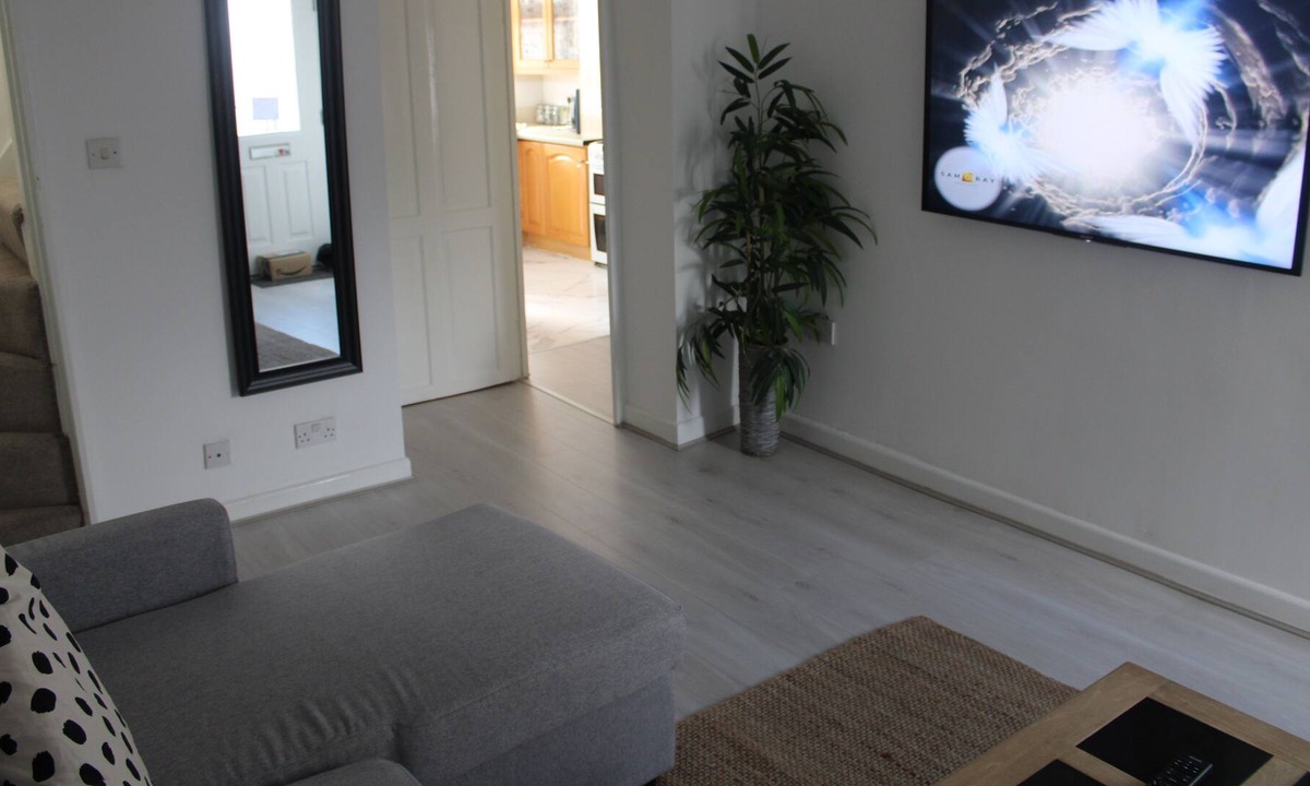 Curdworth House | Remarkable 2-Bed House in Sutton Coldfield