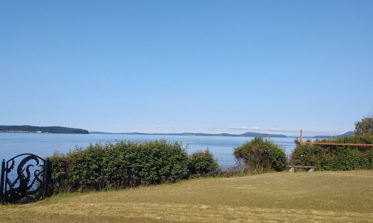 Anacortes House | REMARKABLE BEACH LIVING! Loaded with fun!