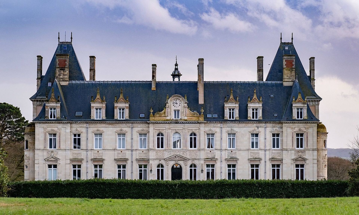 Pouance Other | Remarkable neo-classical château in Maine-et-Loire