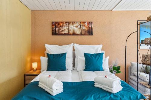 Ingenbohl Apartment | ReMo I 4 Seasons Apartment I 1-4 Personen I See, Bergsicht I 65' Smart TV, Tischkicker und Badewanne I Parkplatz