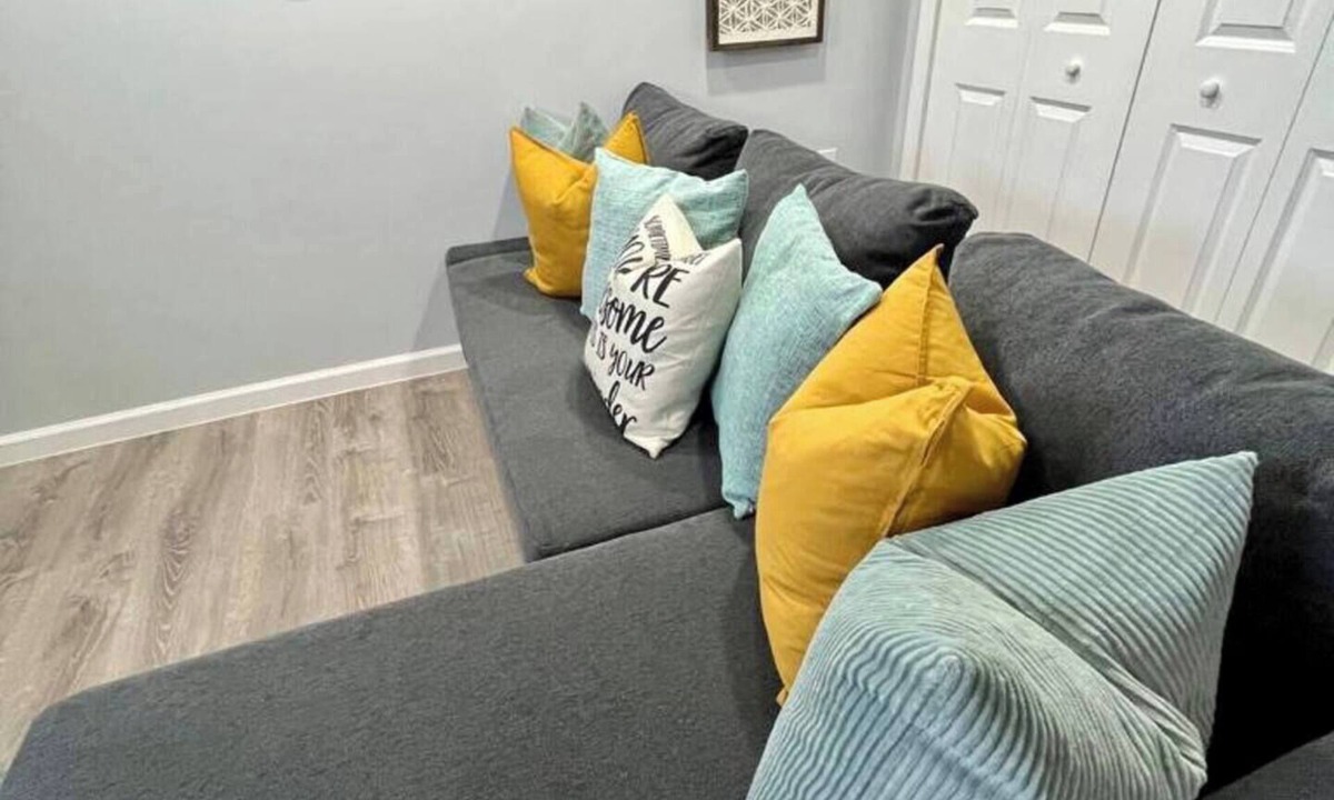 Frankford Apartment | Remodeled 1BR Apartment w/Queen Bed & Private Parking