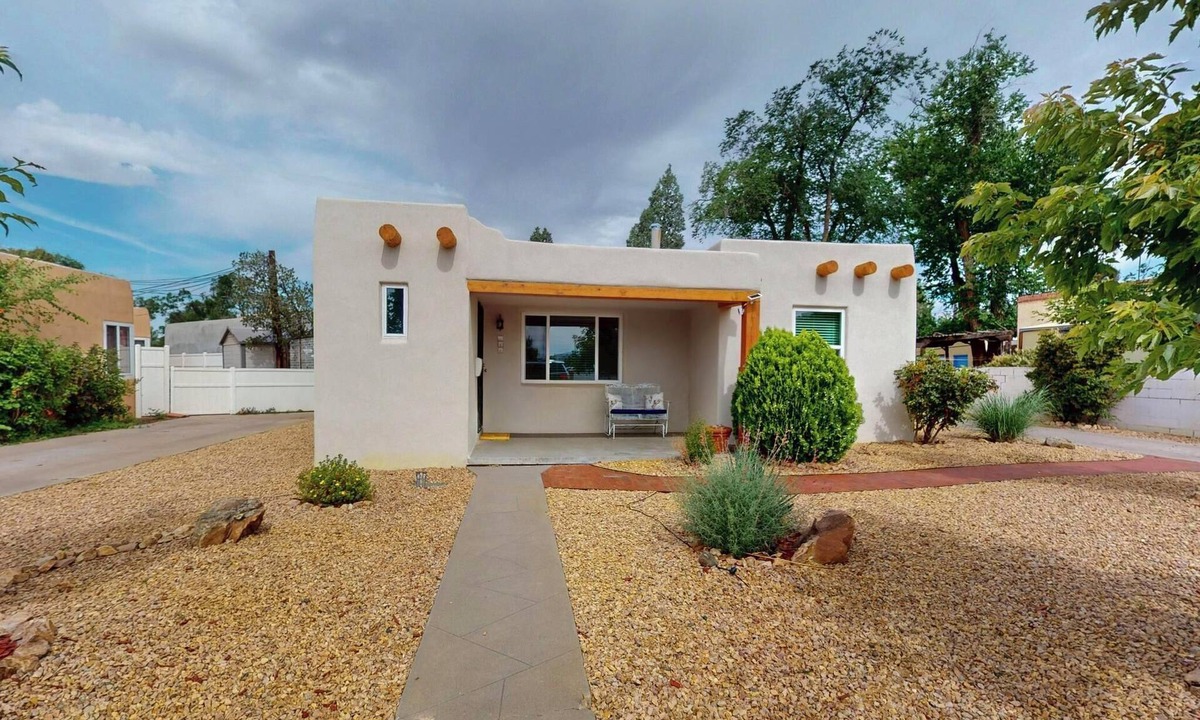 Old Town House | Remodeled 2bd/1ba Treasure in Old Town, Patio, AC