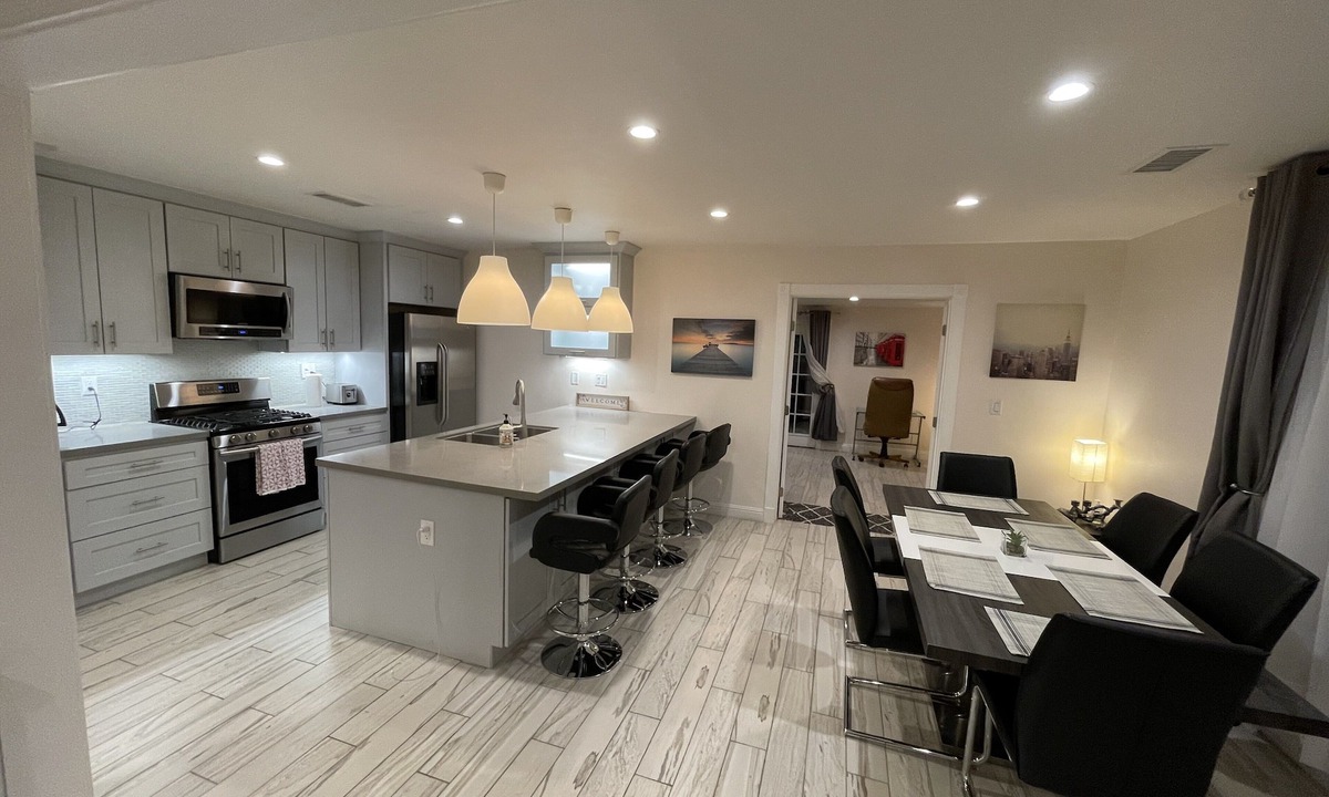 Canoga Park House | Remodeled 4-Bed, 2-Bath Home with Comfy Beds, Yard Space in Quiet Neighborhood
