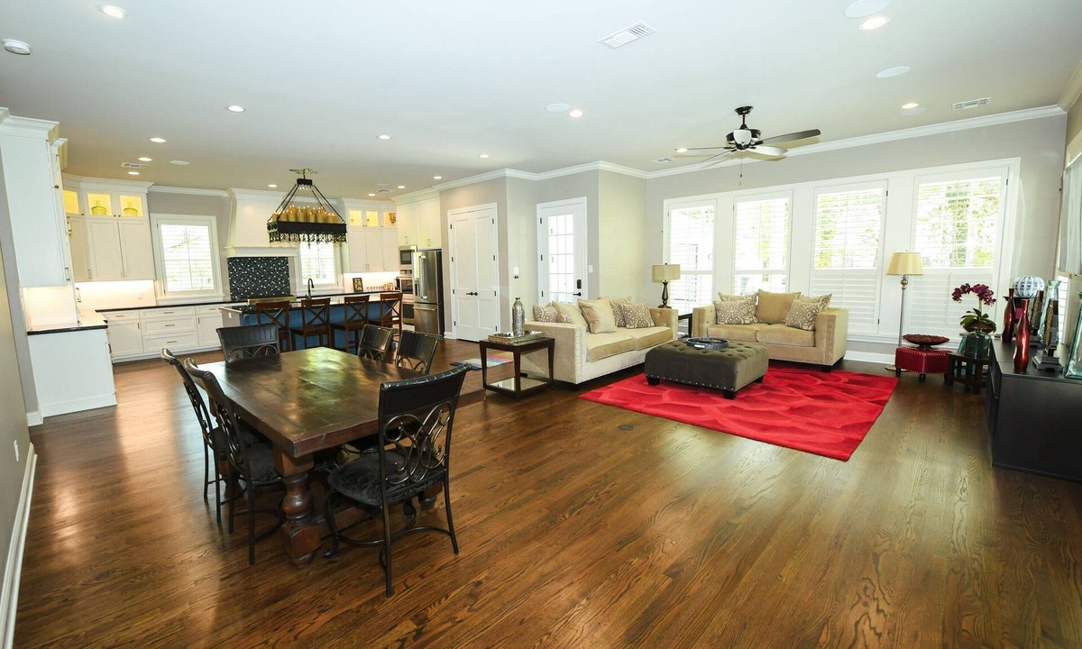 Woodson Village - Pershing House | Remodeled Aggieland Historic Home/Gameday Retreat